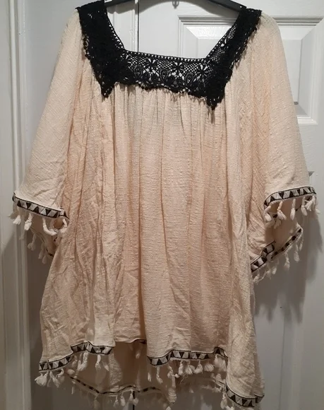 Velzera Cream/Black Tunic Top Size M - Picture 1 of 3
